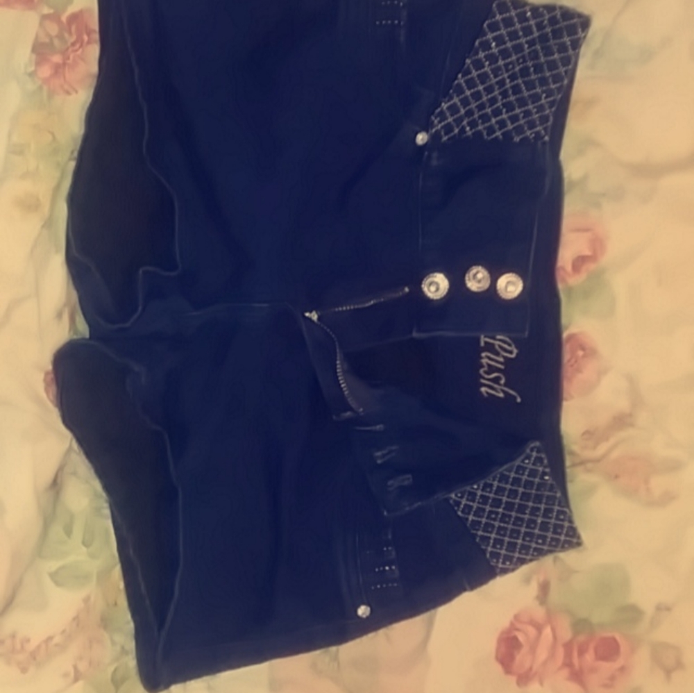 Shorts - Picture 2 of 2